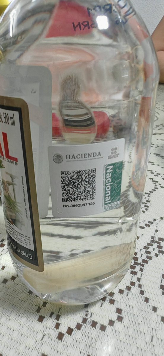brutalsnake's tweet photo. #oxxo @SATMX  @Tiendas_OXXO 
consultando QR de esta licor de caña que venden en oxxo  manda que no es fidedigno https://t.co/la3OQJw8tG