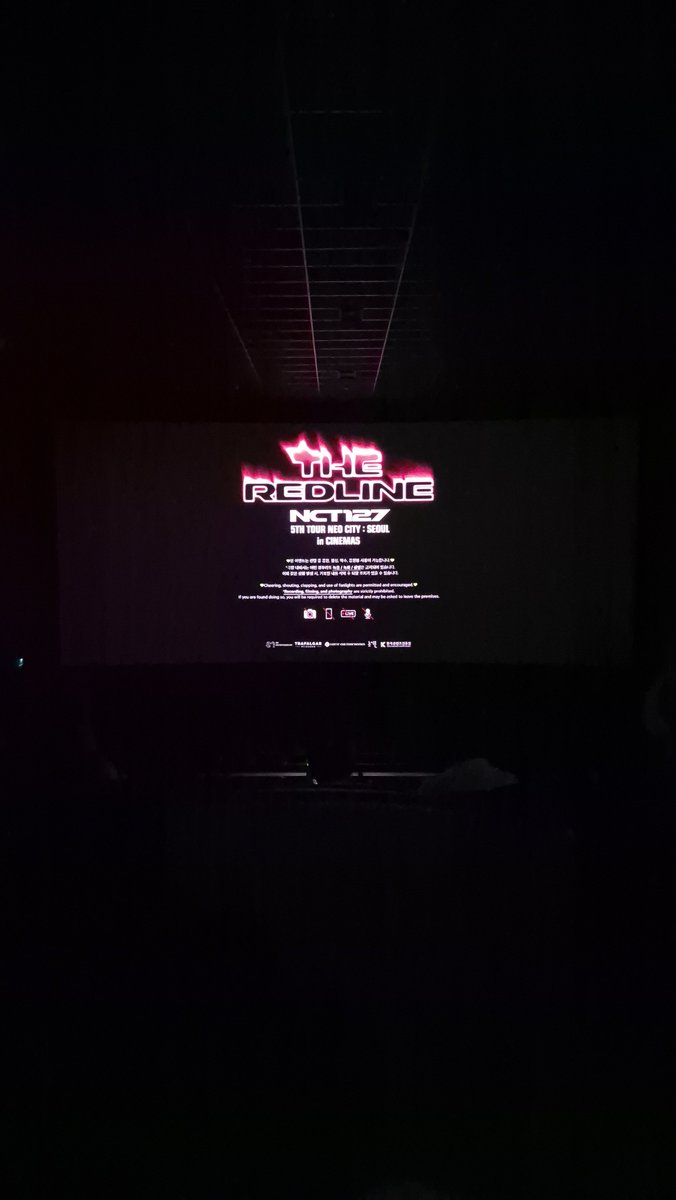 softyexo's tweet photo. peguei grade pra ver o nct (no cinema https://t.co/j2VynjwwT9