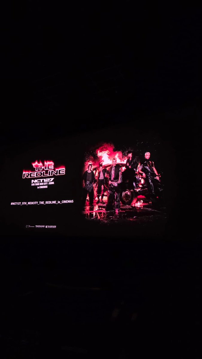 softyexo's tweet photo. peguei grade pra ver o nct (no cinema https://t.co/j2VynjwwT9