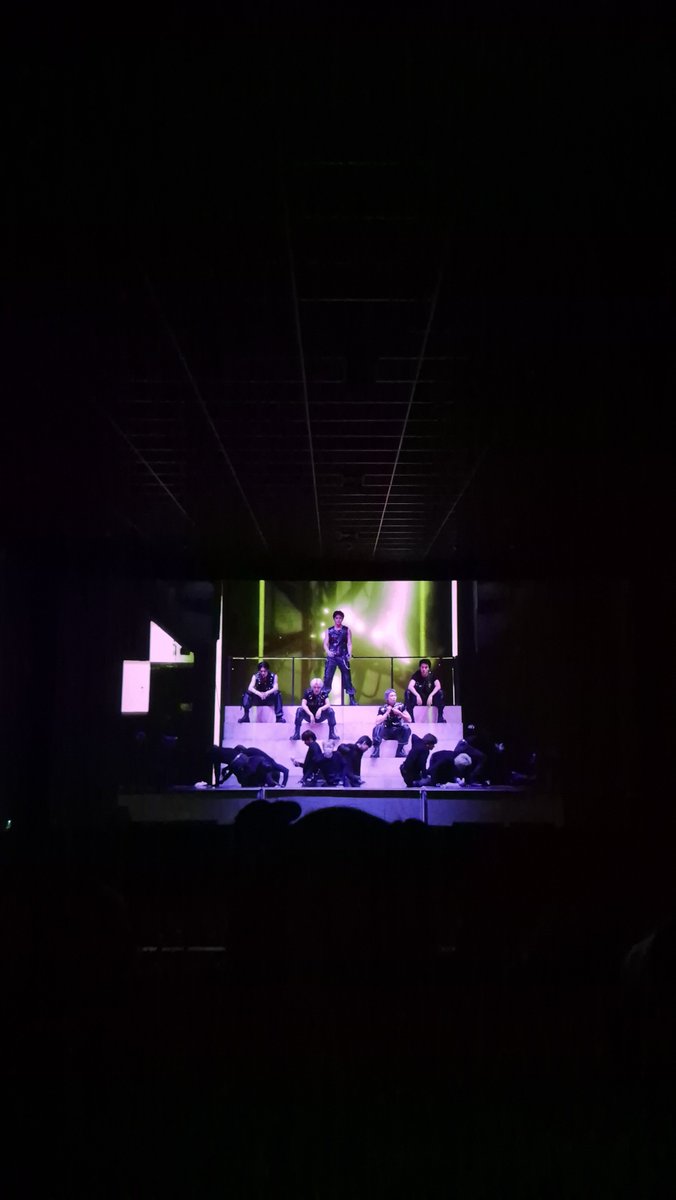 softyexo's tweet photo. peguei grade pra ver o nct (no cinema https://t.co/j2VynjwwT9