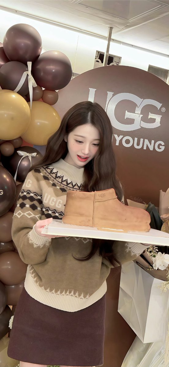 jang_vicky7's tweet photo. 暖洋洋的毛茸茸的
#JANGWONYOUNG   #WONYOUNG #ウォニョン #IVE #장원영 #원영  #ugg #張元英 #張員瑛 #张员瑛 #张元英 https://t.co/VcBkt9xuue