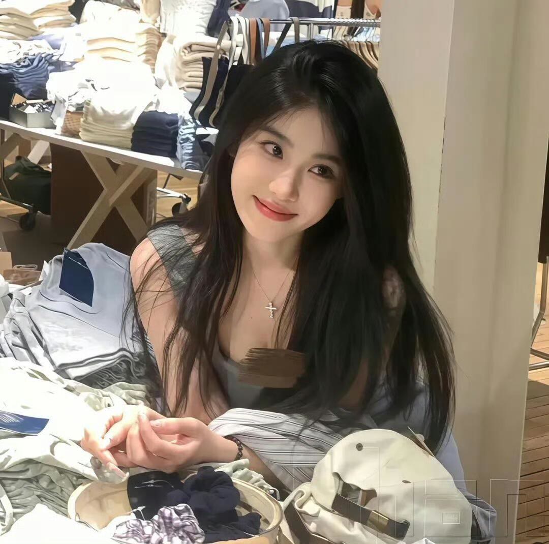 CarriVicksf9jp's tweet photo. tightenearlier附近的朋友看过来～04年女大，165cm 50kg。最近活动在北京附近，平时想认识一些新面孔，附近的来冒个泡～curioswhichever #约炮 #女大 #北京 https://t.co/gGUrjEme4D