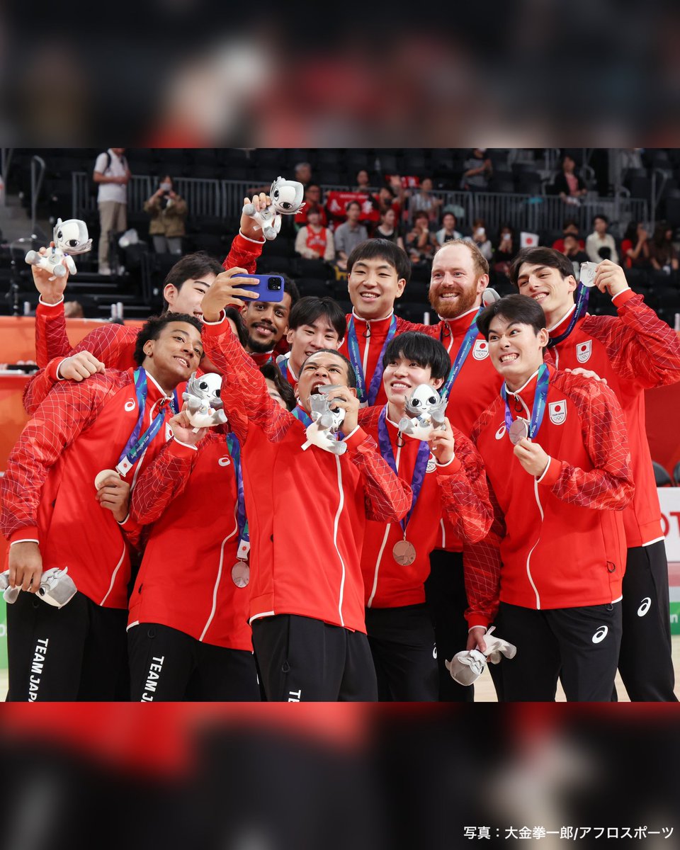 nissay_official's tweet photo. #AkatsukiJapan が第20回アジア競技大会(2026/愛知・名古屋)で見事銀メダル🥈を獲得🎉🎉

#日本生命 はこれからもAKATSUKI JAPANを応援します🏀

＠JAPAN_JBA

日本生命は #TEAMJAPAN ゴールドパートナー(生命保険)です。
#playsupport https://t.co/TKmqa60NZe