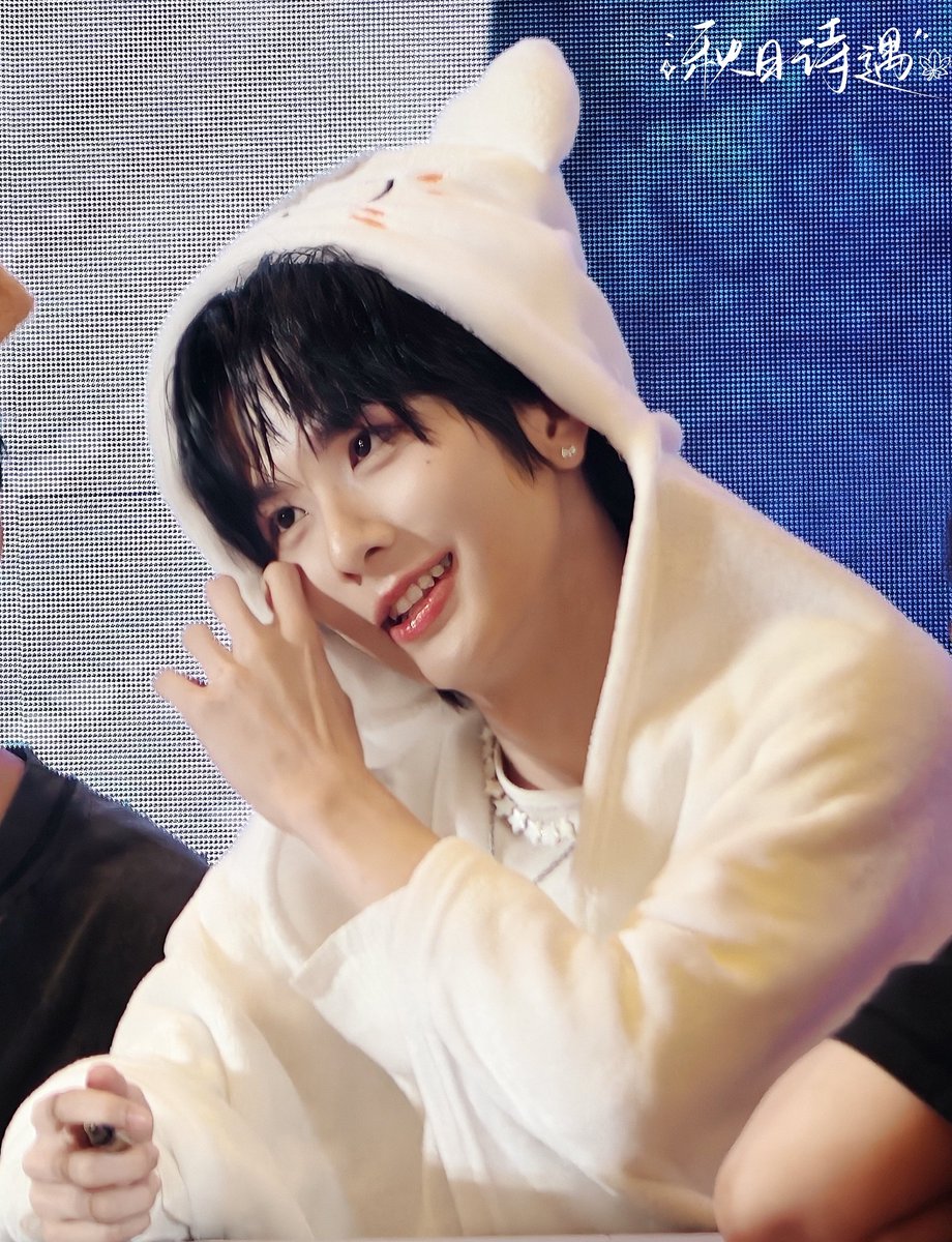 xiaoshilovesave's tweet photo. 小龙宝宝你咋这么萌🤏🏻🤏🏻

OCEAN WHISPERS TO AAS
#AuauSaveOceanWhispersFanSign
#savewrg  #auausave https://t.co/aTJ7Jj45LO