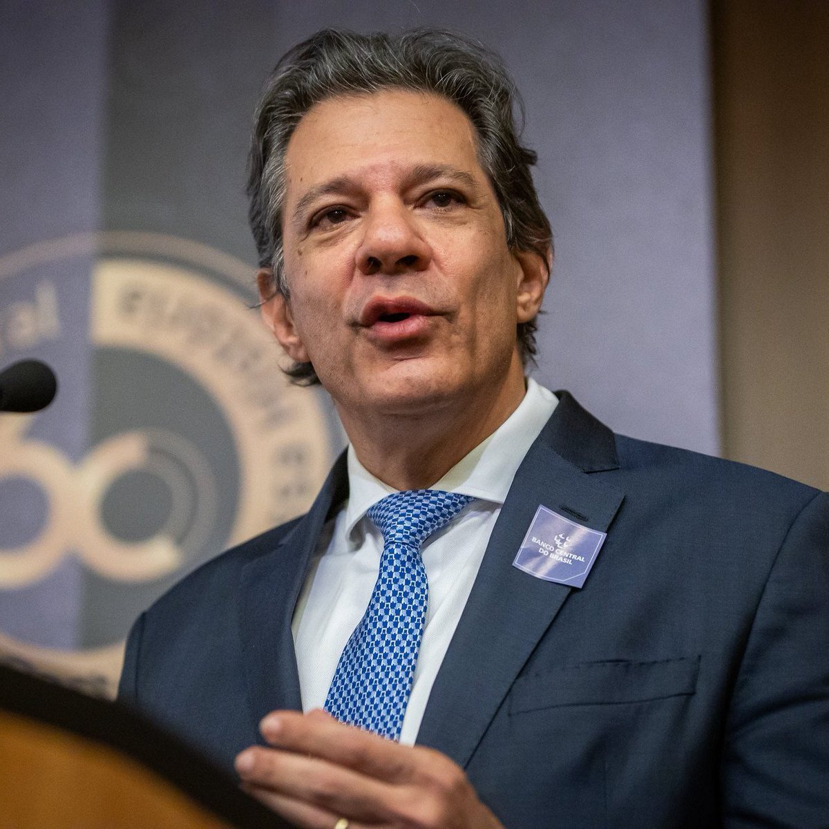 eixopolitico's tweet photo. 🇧🇷 ELEIÇÕES 2026 | GOVERNADOR - SÃO PAULO

VOTOS TOTAIS
🟢 Tarcísio de Freitas (Republicanos): 53% (=)
🔴 Fernando Haddad (PT): 38% (+2)
⚫ Outros: 1% (-1)
⚪️ Branco/nulo/nenhum: 5% (=)
❔ Indecisos: 3% (−1)

VOTOS VÁLIDOS
🟢 Tarcísio de Freitas (Republicanos): 58%
🔴 Fernando Haddad (PT): 41%
⚫ Outros: 1%

📊 RealTime Big Data
📅 16-19/setembro
2.000 entrevistados • ±2 p.p. • Telefone (CATI)
Registro TSE: SP-07495/2026