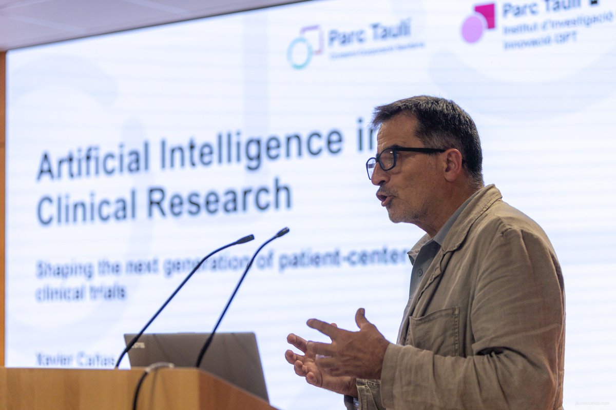 I3ptT's tweet photo. 🎓Èxit en la inauguració de la 7a edició del Màster en Inteligencia Artificial y Big Data en Salud.

Seguim avançant en la formació i talent especialitzat en IA aplicada a la salut.

👏Gràcies a @xcanas per compartir la seva visió sobre el potencial de la IA en la recerca clínica https://t.co/hl8Vz74R1m