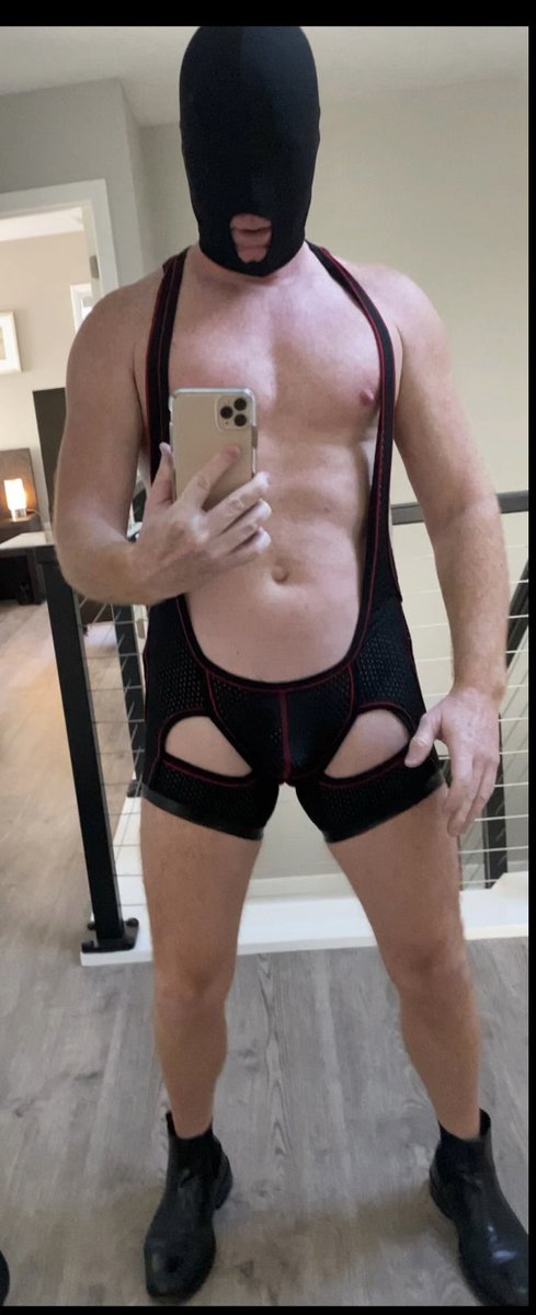 2bredhot's tweet photo. @HairyTopMex Can I train to be your slave? https://t.co/JEq8yEAUyT