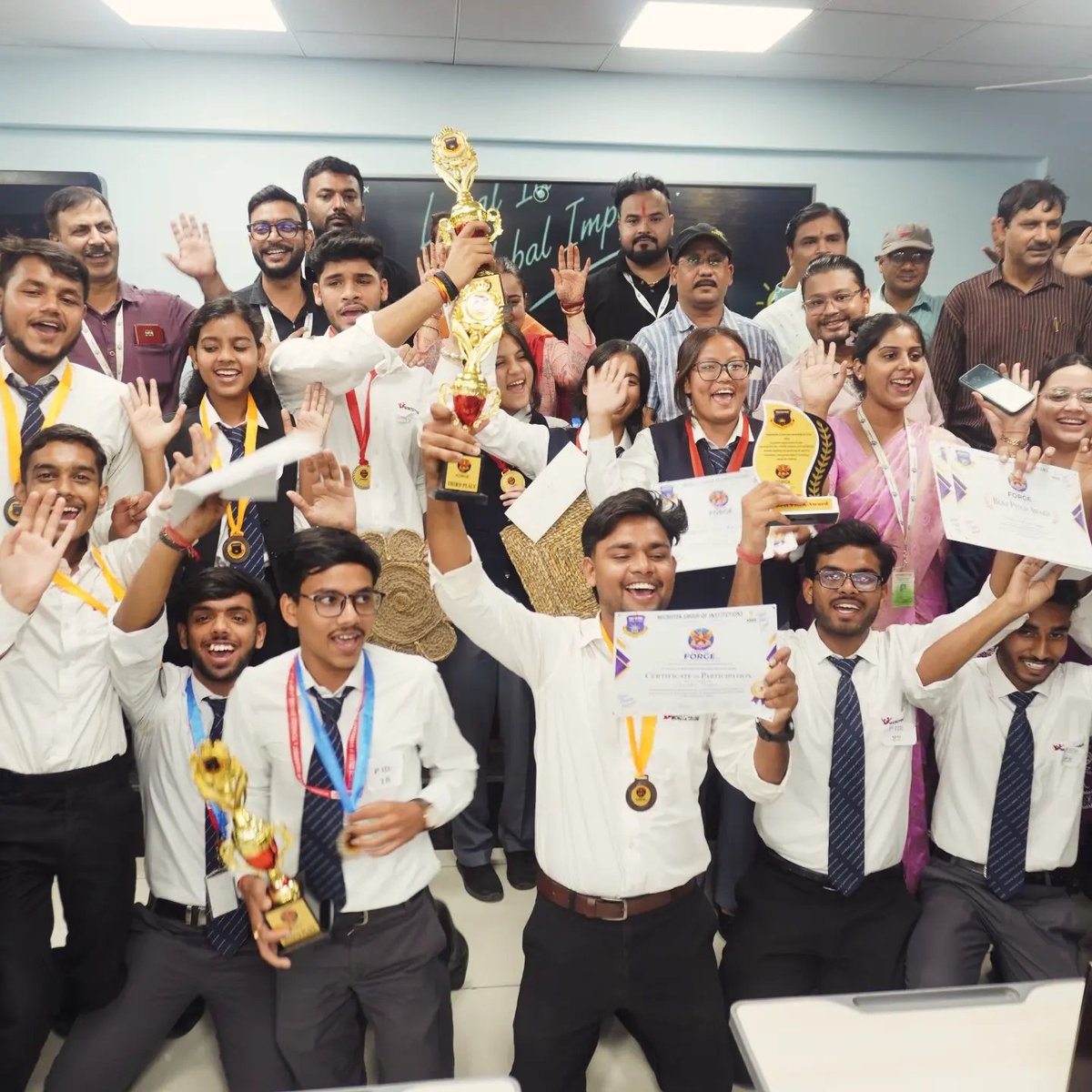 MicrotekJ99388's tweet photo. Microtek College of Management &amp; Technology successfully concluded its two-day Innovation &amp; Entrepreneurship Fest, featuring Innovate 3.0 and Startup Forge 1.0. Students showcased innovative ideas, projects and entrepreneurial solutions to real-world challenges.
#microtekcollege https://t.co/gCT3gwJBX7