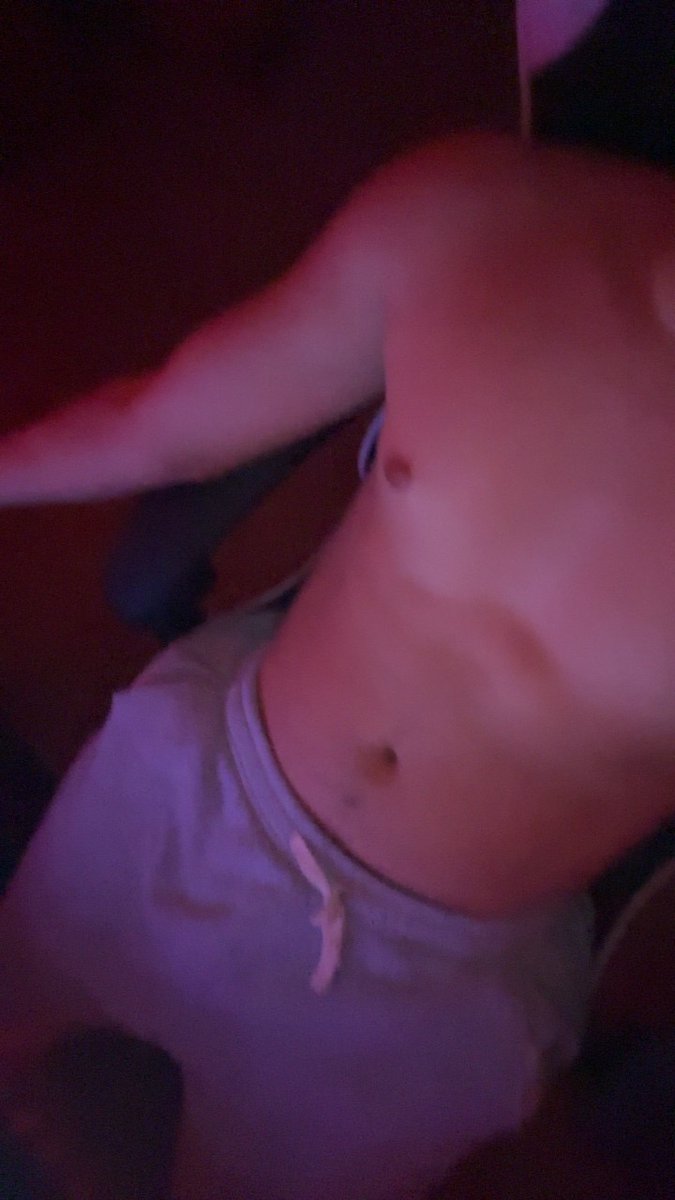 noahmck45's tweet photo. nightly physique check https://t.co/KwlLQyBiFt