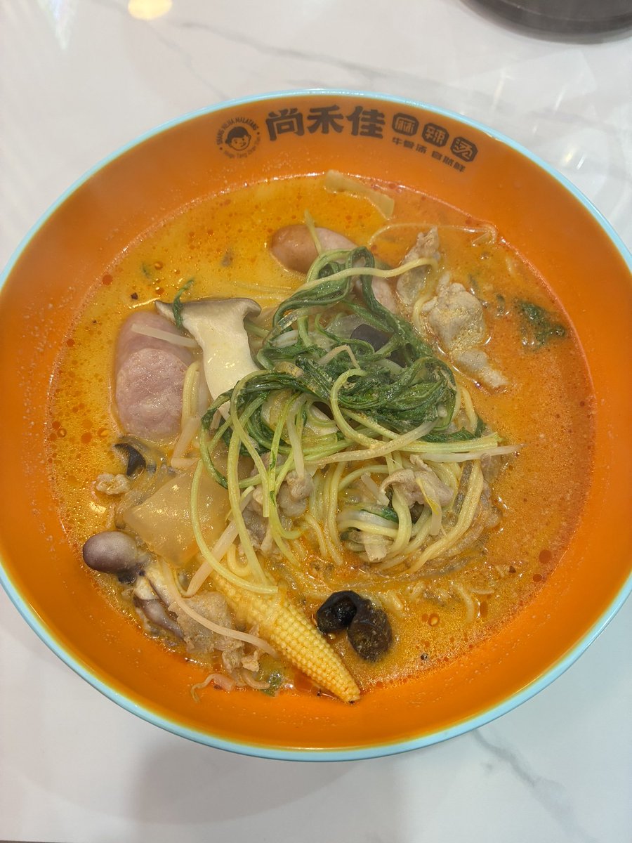 JO4OYN's tweet photo. 大手町と違って麻里布は行列してないから余裕で食べられる https://t.co/R94w3PT3n9