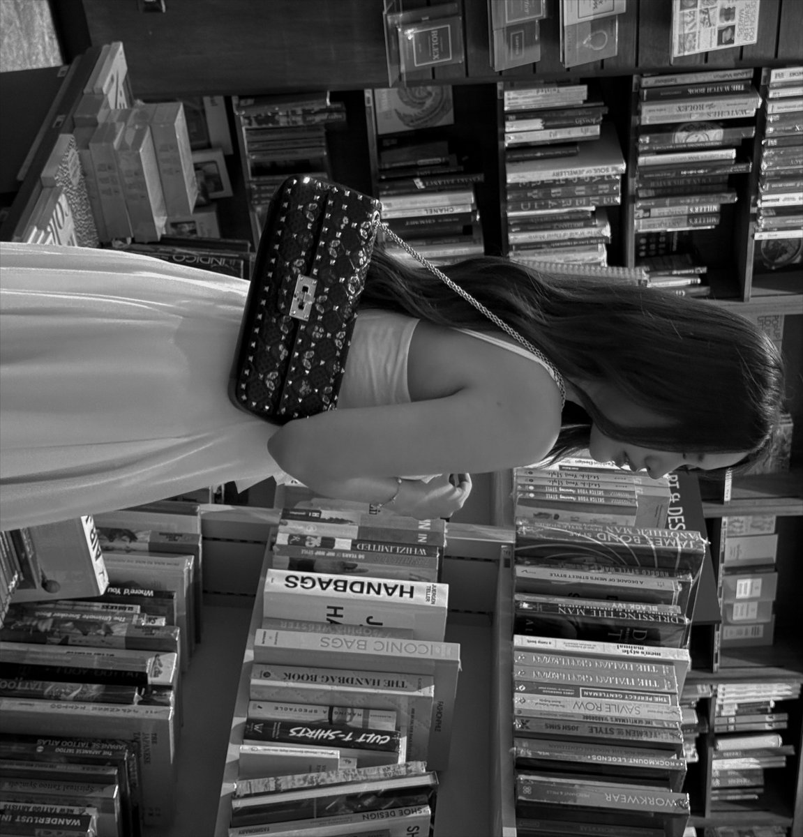 NEERF0808's tweet photo. น้องฟรีนเทสดีมากค่ะ 🖤

#VALENTINOGARAVANI 
#RockstudSpike
#srchafreen‌ https://t.co/qz4pOqEnPo