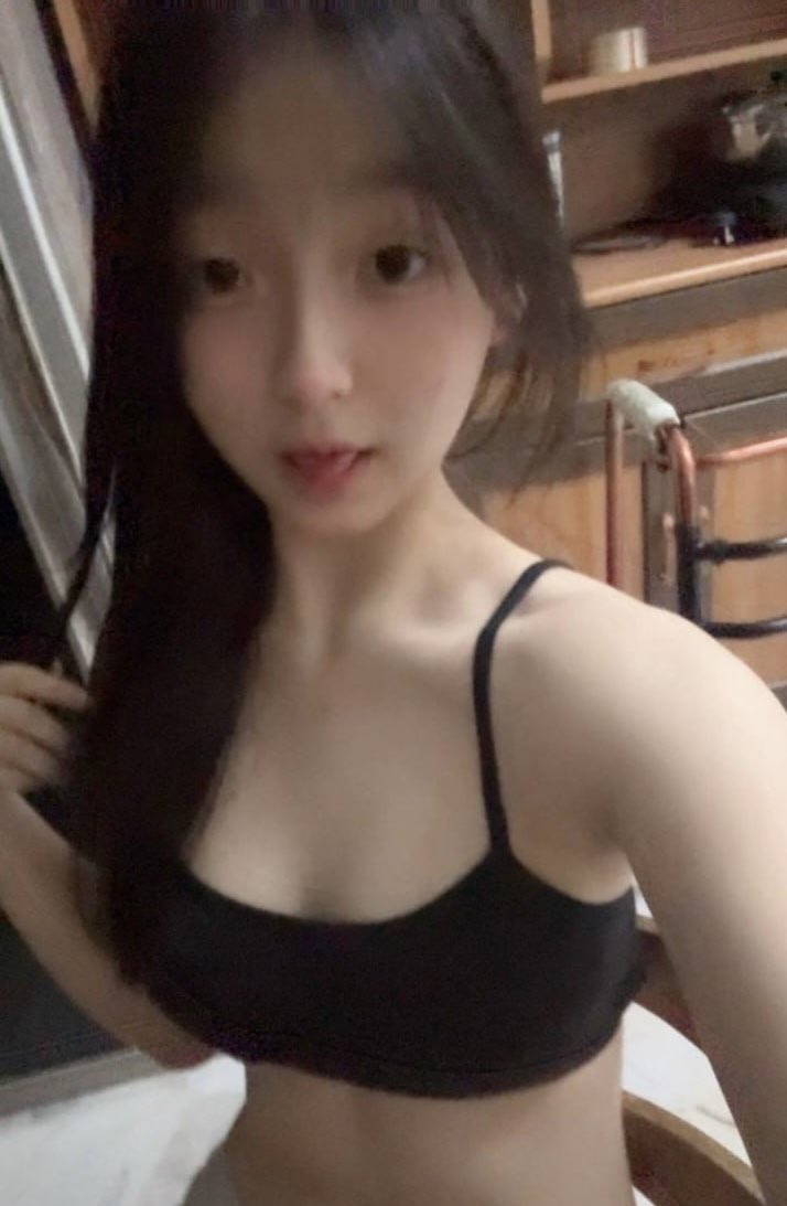 Yangchangbo1's tweet photo. 有人知道这是谁吗？ https://t.co/lCDVRC9GFq
