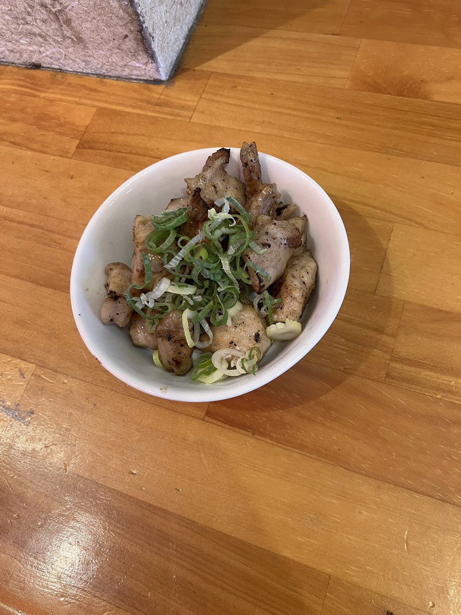 BONYO_H's tweet photo. 大阪前乗りでホルモン三昧。
ホルモン焼き、アブラに上ミノ。
これは昨日までの疲れも吹き飛ぶわ。 https://t.co/kPdsHri5sF