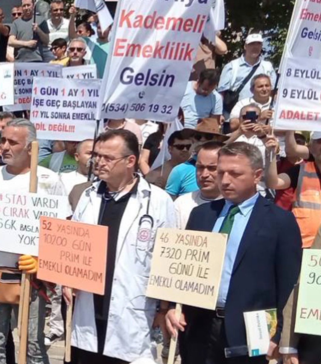 mihribanugurluu's tweet photo. @nowhaber @karagozilker Günaydın iyi haftalar İlker Bey 

Adaleti sağlamak #ÇokZor olmamalı‼️

Kademeli emeklilik milyonların yıllardır beklediği bir hak ve çözümü de mümkün.

Emek var, prim var, yıllar var… Şimdi sıra adalette✊

@karagozilker
@nowhaber
@EmadDernegi
#HalkKademeİstiyor https://t.co/5fuZmUSjCh