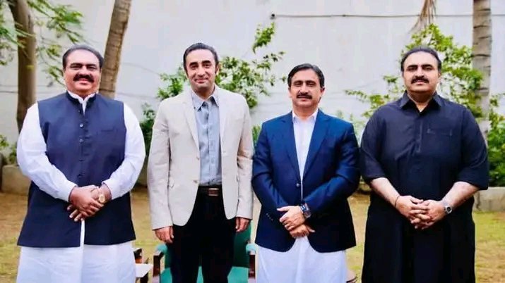 AbbasAliLundBa1's tweet photo. Many many happy returns of the day to great visionary leader,voice of people&amp;democracy,moderate face of beloved country,beloved chairman @BBhuttoZardari with best wishes best prayers 🤲 for blessed future 🎂🎁🕺 https://t.co/cQ0v1asOFg