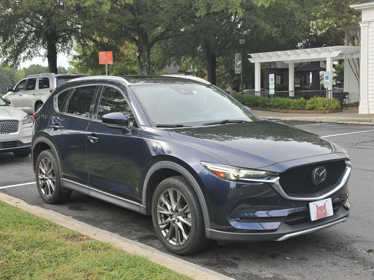 feeqls's tweet photo. @BarleyTheBurr 2021 Mazda CX-5 Signature. So has the turbo 2.5l in it. I love it, personally. https://t.co/v2jzMYzdyW