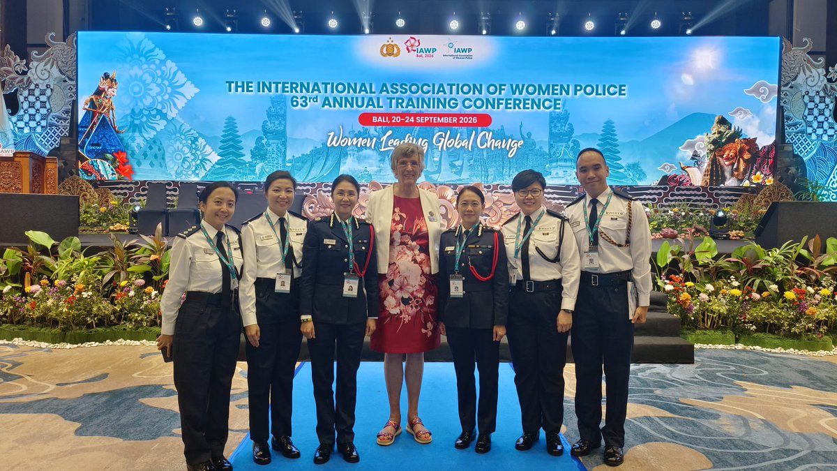 hkpoliceforce's tweet photo. 🌍International Association of Women Police (IAWP) 63rd Annual Conference👤

HKPF Director of Management Services Ms. CHIU Wing-lan Margaret, led a delegation to attend the 🌍 @IAWPInfo IAWP Annual Training Conference and visit in 📍Bali, Indonesia🇮🇩, from 20-24 September. 

The event was attended by over 400 👮🏻women police officers from 73 countries. The theme this year is “Women Leading Global Change”, emphasizing the important roles 💪🏻 and increasing capacity of women officers in policing.

#HongKongPolice
#IM
#SmartPolicing
#InternationalOutreach
#IAWP
#INP