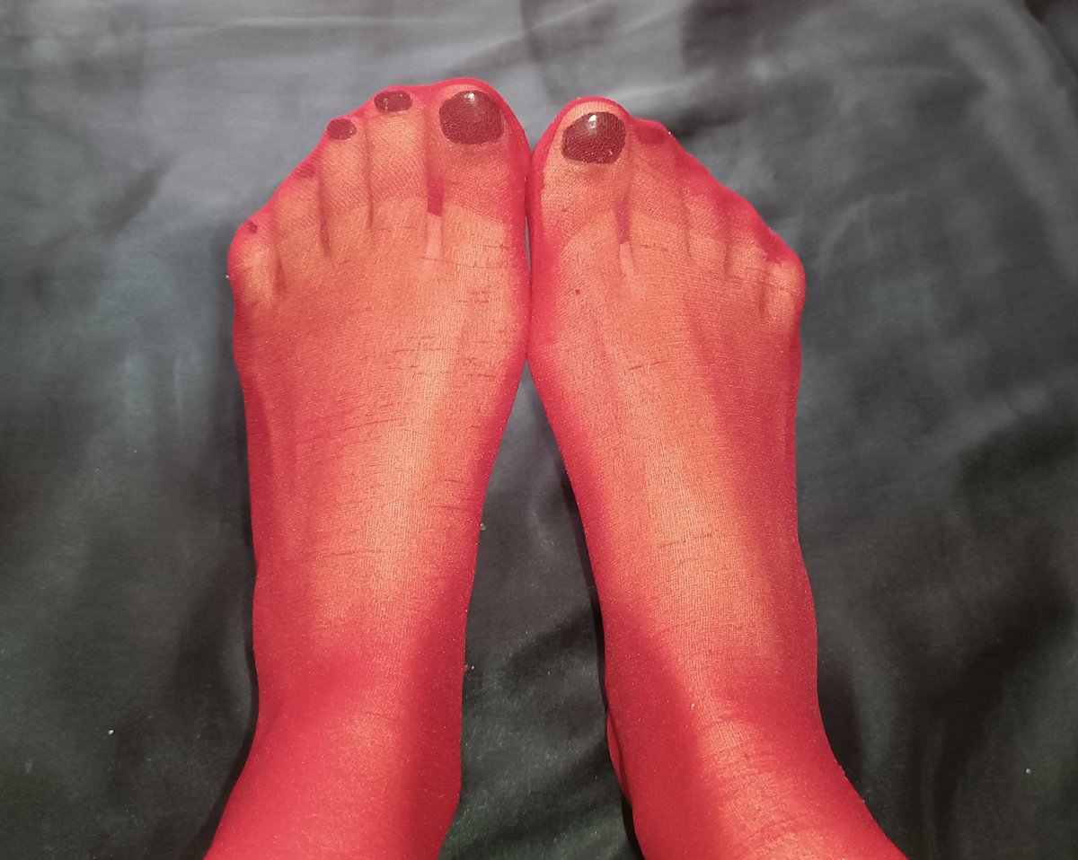 Gothfeetgoddes's tweet photo. Do you like them? 🖤❤️

#feetfetısh #feet #feetworshi̇p #feetfetish #footfetısh #foot #footfetish #goth #gothgirl https://t.co/zfRbjrvxrF