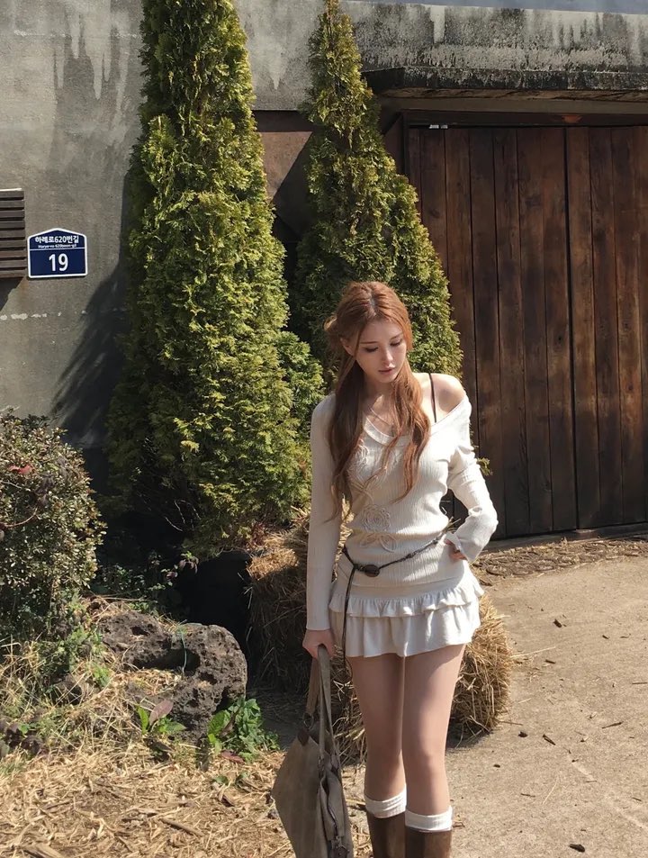 xithxon's tweet photo. 3.
은근슬쩍 노출하기
제주여행룩 같은 느낌 …

티 https://t.co/HNq4prAlGB https://t.co/c293OyTORE