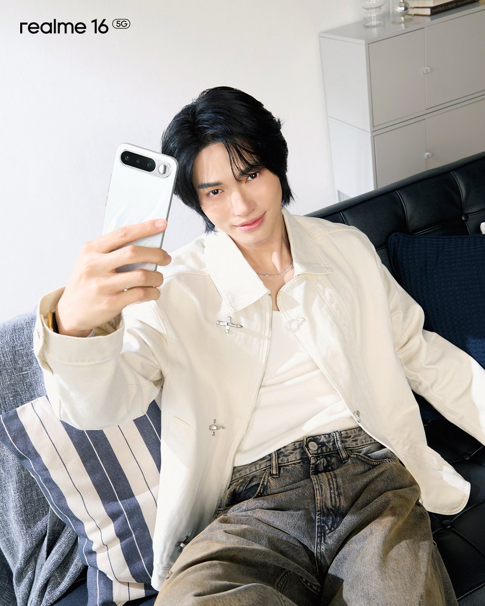realmeTH's tweet photo. ไม่ว่าจะวันชิล ๆ หรือวันไหน วินก็พร้อมเก็บทุกโมเมนต์กับ realme 16 5G 📸✨ แล้ววันนี้คุณมีช็อตไหนที่อยากแชร์บ้าง? คอมเมนต์มาอวดกันหน่อย!

📱 realme 16 5G
• 8GB+256GB ราคา 13,999 บาท

#realme16Series
#AIPortraitMaster
#realme165G
#WinInEveryShot
*เงื่อนไขเป็นไปตามที่บริษัทฯ กำหนด https://t.co/LgNrh2Rogr