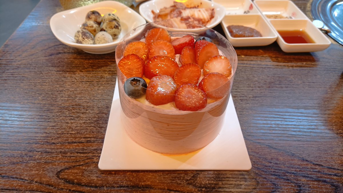 shaoxudong's tweet photo. 我过生日 https://t.co/iAURao1Fk0