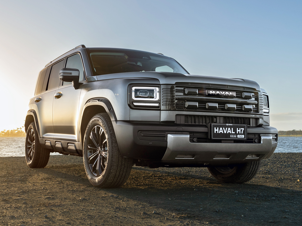 Ryan_Bubear's tweet photo. 👀 New GWM Haval H7 for South Africa: 3 powertrains confirmed... 🇿🇦

📅 New H7 to arrive in Oct 2026
⛽️ Petrol, HEV &amp; PHEV locked in
🧐 HEV's starting price revealed

👉 Details here: https://t.co/I4zmFP3GWt https://t.co/aNaq6pmGrg