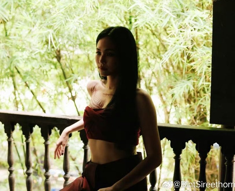 Sombatja's tweet photo. เเม่ครูเล���นมือถือครั้งเเรก: https://t.co/qA0KksdjMi