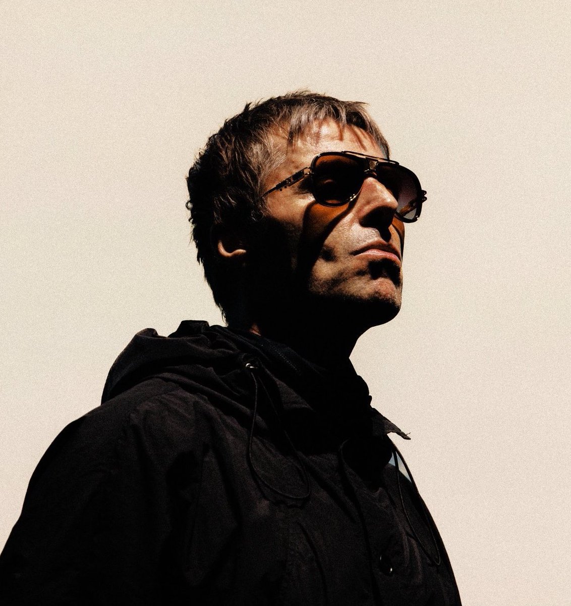 OasisMania's tweet photo. Happy 54th birthday Liam Gallagher! https://t.co/FUC6RJj392