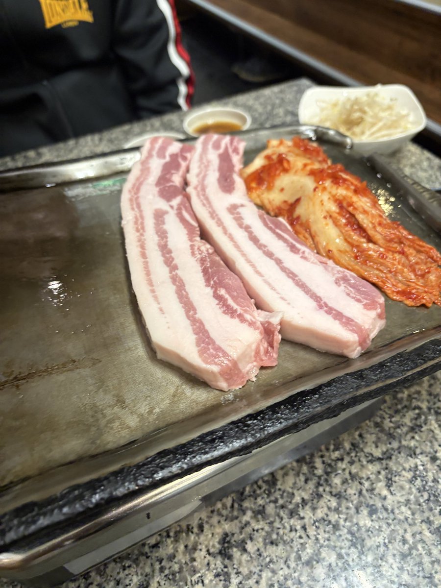 caocoicao's tweet photo. 昨日はミチュナッコプセで今日は厚切りサムギョプサルー🥰🥰 https://t.co/i8H85g7zGd
