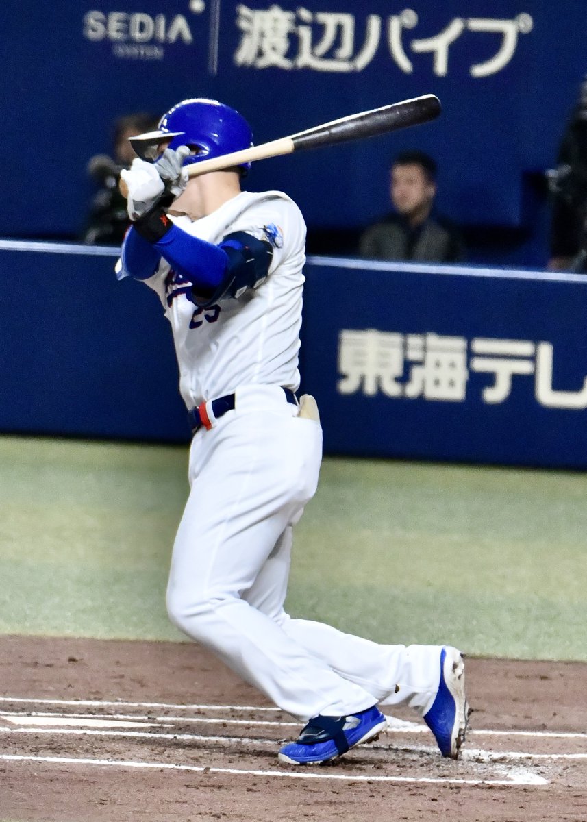 pooh_photo_1011's tweet photo. 2死から繋いで繋いで昂弥のタイムリーで先制！

 #石川昂弥 #中日ドラゴンズ #Dragons https://t.co/srZlFDiDW3