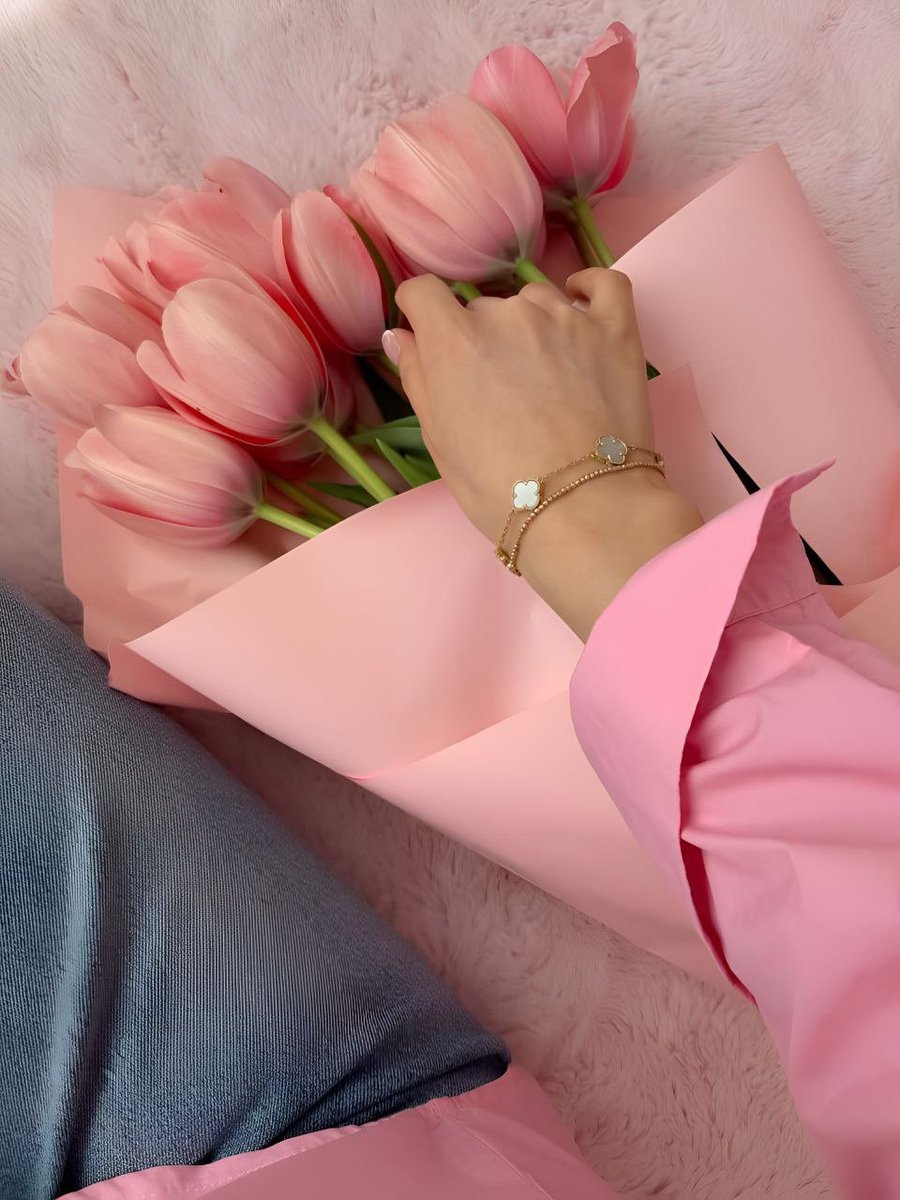 6SSD_'s tweet photo. إن أنتَ القيتَ السلامَ مبادرًا
ردَّ الفؤادُ مِن الضلوعِ مرحباً  ... 

"❀𓆩•҉᭄𓆪❥ https://t.co/57GzP5z3ab