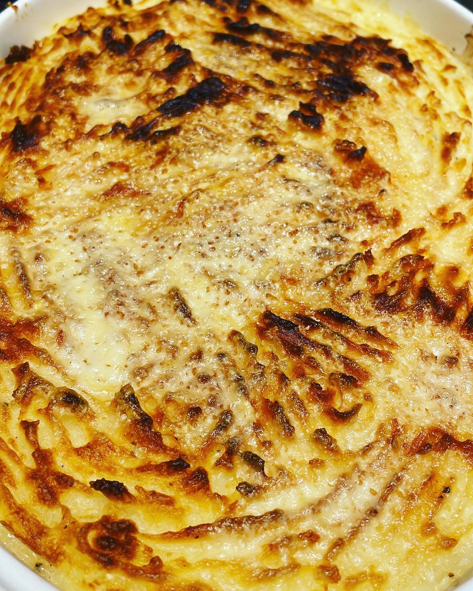 MaryaDebenhize's tweet photo. Autumn fare is well underway and so are regular cottage pies (kids fave). This can’t be beaten, almost exactly as my mum used to make, with a few alterations. I like to bulk mine up with some red lentils when softening onions and carrots, thickens https://t.co/bZos02TD6F