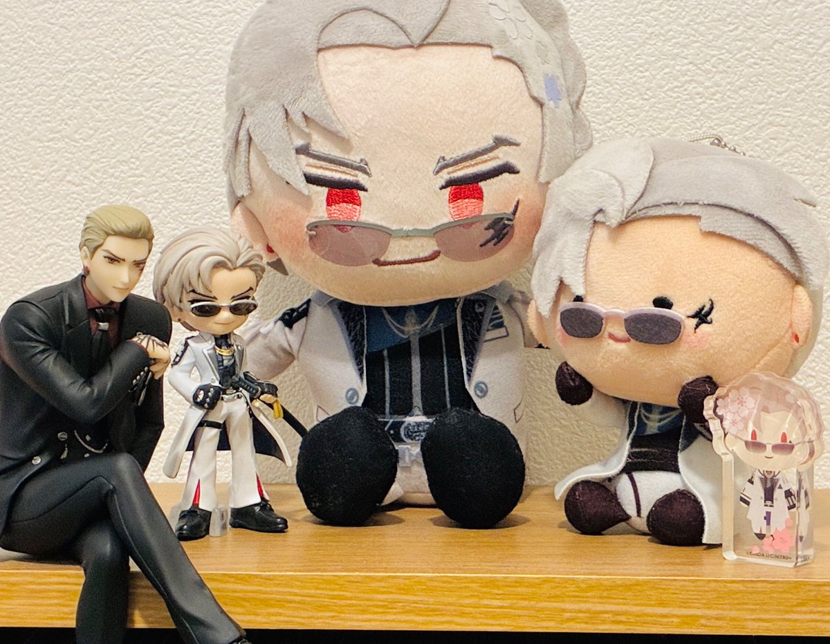ruru_chika3's tweet photo. 我が家の立体ちょも達
左に行くほど麗しく、右に行くほどちみっちゃく https://t.co/jnkCAzLDXg