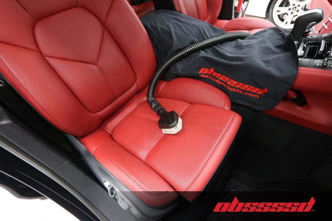 NecoleBibeoc's tweet photo. Protect your paint while detailing. The OBSSSSD Protection Towel shields fenders, door sills, grilles, consoles, trunk openings, and more from scratches caused by belts, tools, cords, or clothing. Available at eShine. ca. https://t.co/CNCRuUfTQc