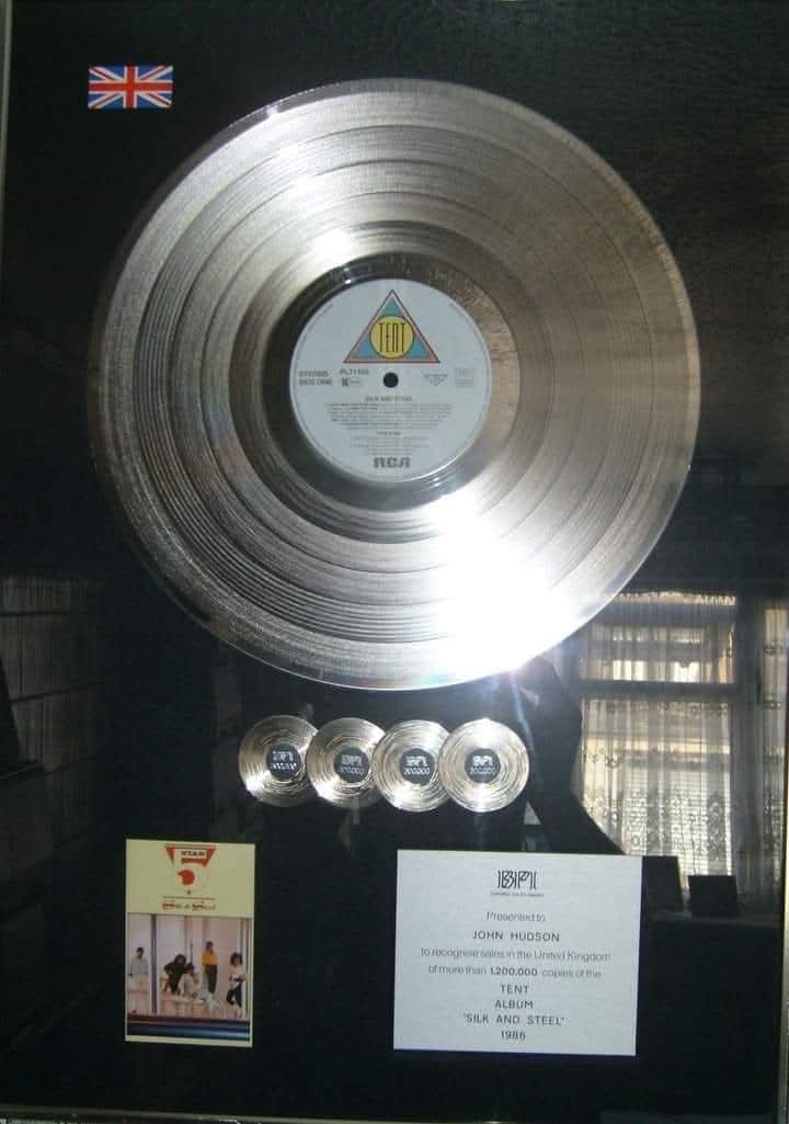 DiscographyFive's tweet photo. 40 years ago this week 21st-27th September 1986, having just completed the first week of their debut sell out Crunchie Tour '86 and with current single Rain Or Shine climbing to No.4 on this weeks chart, heading towards a No.2 peak,  Silk &amp; Steel hit No.1 on Official UK Charts. https://t.co/YfxhbXc80H
