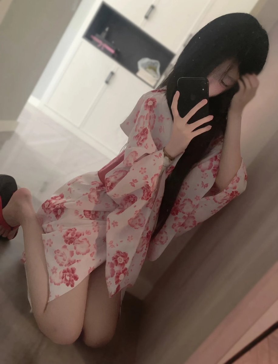 RaymondGarexlt's tweet photo. 这个点有真人吗？今日份OOTD

开脱！！上供！！

真的给b看，反正不要🚪 https://t.co/cu2uEL4rrY