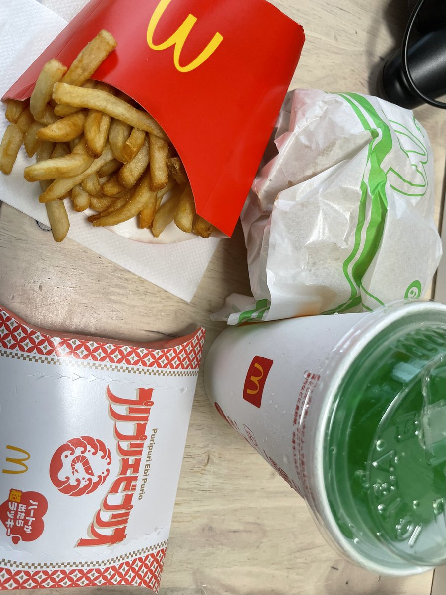 noripote312's tweet photo. マック神
でもしぐれぬいが届いてくれたらぬい活も出来るんだがなぁ https://t.co/jr73T6vywa