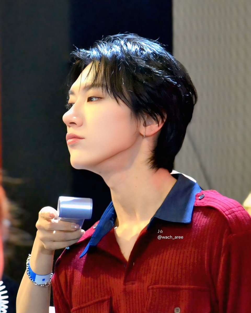 10velysOnStream's tweet photo. รูปชัดขนาดนี้ยังไม่มีหงื่อบนหน้า Brand Ambassador ซักหยดเป็นเพราะใช้พัดลม JisuLife แรงลมแบบตัวเดียวเอาอยู่ 

#TENxJisuLife https://t.co/xUiUuMkjLa