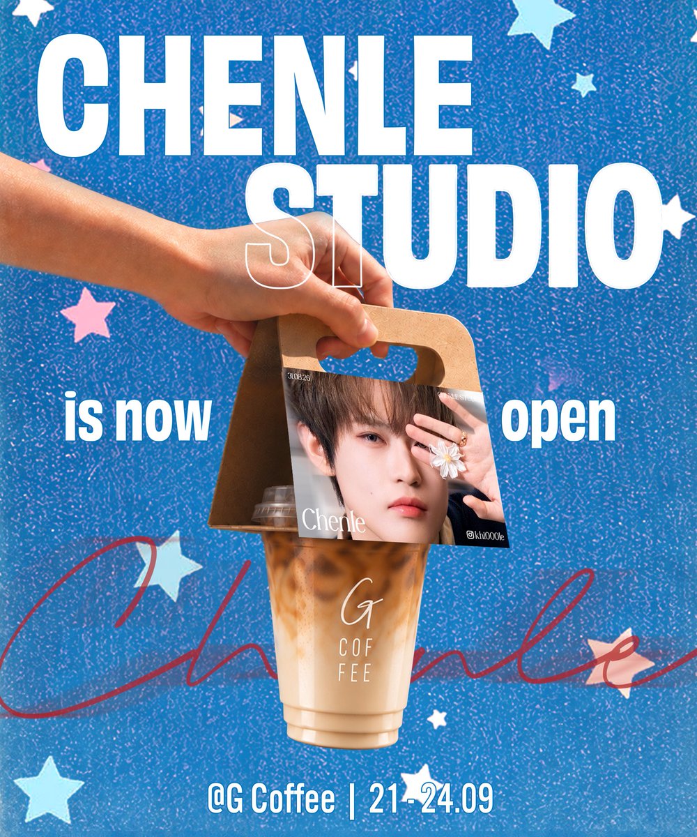 gcoffeebkk's tweet photo. 🎉 Congrats to our new boss,
𝑪𝑬𝑶 𝑪𝑯𝑬𝑵𝑳𝑬! ✦

ยินดีกับอีกหนึ่งก้าวสำคัญของบอสน้องเล่อ 
𝑪𝑯𝑬𝑵𝑳𝑬 𝑺𝑻𝑼𝑫𝑰𝑶 is now open! ✨

G Coffee ขอร่วมฉลองโมเมนต์สุดพิเศษนี้
แจกฟรี! CUP SLEEVE CHENLE จำนวน 400 ชิ้น 🎁
มีจำนวนจำกัด หมดแล้วหมดเลยน้า 💥

🗓️ 21–24 กันยายน 2569
📍 G Coffee ทุกสาขา

🧋 เพียงสั่ง เครื่องดื่มเย็น ขนาด 22 oz
รับ CUP SLEEVE สุดพิเศษไปเลย ✨

📌 สำหรับหน้าร้าน
แจ้งพนักงานว่า “ขอรับ Cup Sleeve CHENLE” ได้เลยค่ะ

🛵 สำหรับ Delivery
สั่งผ่านช่องทาง Delivery ของ G Coffee
และระบุในช่องหมายเหตุว่า
“Cup Sleeve CHENLE”

💚 รีบมารับกันนะคะ มีเพียง 400 ชิ้นเท่านั้น!

หมายเหตุ: เครื่องดื่มไม่สามารถนำขึ้นรถไฟฟ้า MRT ได้นะคะ 🚇
หากต้องเดินทางต่อด้วย MRT อย่าลืมแจ้งน้อง ๆ พนักงานเพื่อขอถุงสำหรับใส่เครื่องดื่มก่อนออกจากร้านได้เลยค่ะ 

#ChenleStudioIsHere
#โตขึ้นเยอะเลยนะเฉินเล่อ
#GCoffee #กาแฟของคนMRT
#HaveaGday #JourneyofHappiness #MRT