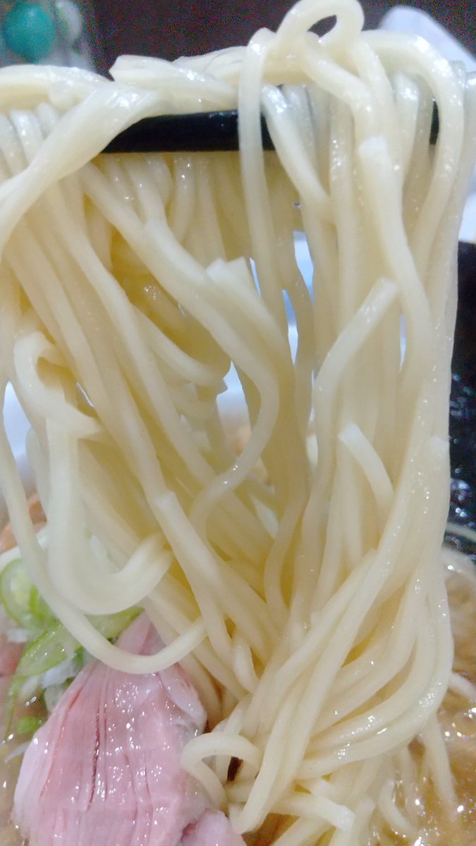 suuuuuchan50024's tweet photo. #令和8年9月備忘録
MONCHAN RAMEN SHUN
朝🍜 塩
超あっさりのスープで加水率の
低めの細麺で塩味もかなり穏やか
な仕上がり
色々なジャンルの🍜を
提供してますが私は何時もG系を
食べてますが朝🍜🔰初めて
さっぱりしてて秒で完食でした
美味しかったですぅ😋
ご馳走さまでした😀
#MONCHANRAMENSHUN https://t.co/TRK8Ejkkct