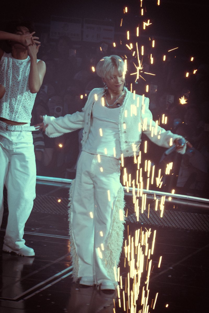 616holysound's tweet photo. 260919 태민 LiMiNaL in Seoul
#태민 #TAEMIN #テミン https://t.co/T5gmj8nizW
