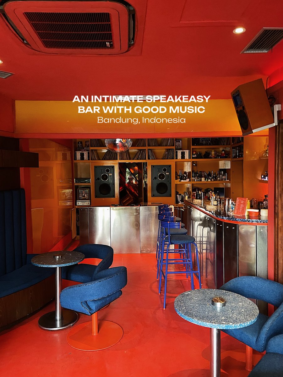 XiaoRodrig5q's tweet photo. Finally made it to Peels Records &amp; Bar in Bandung. A perfect spot for music and vinyl lovers, with a laid-back bar atmosphere. Love the retro interior and listening-bar concept—grab a drink, pick a record, and stay awhile. https://t.co/EqN3qzGJFq