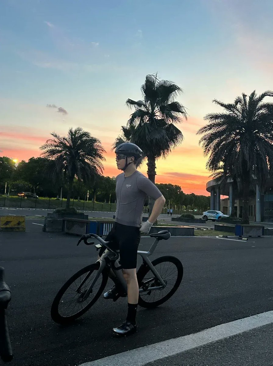 BennettEbbh9cf's tweet photo. My morning commute just went from 45 mins of packed subway to a 10-min bike ride with coffee in hand—small switch, huge smile.， https://t.co/aTf7FlK6Nx