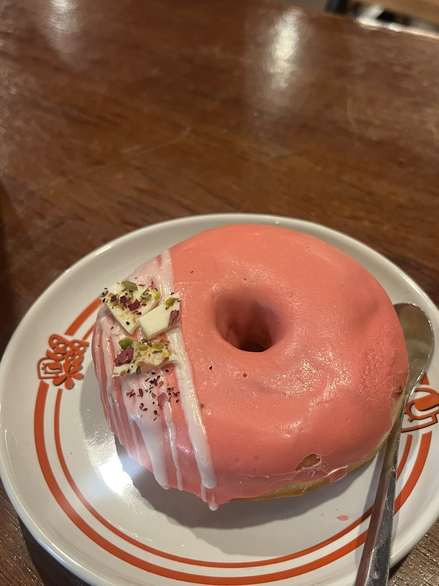 lumujtan's tweet photo. Pink banget anjir https://t.co/bhj4v3ubzE
