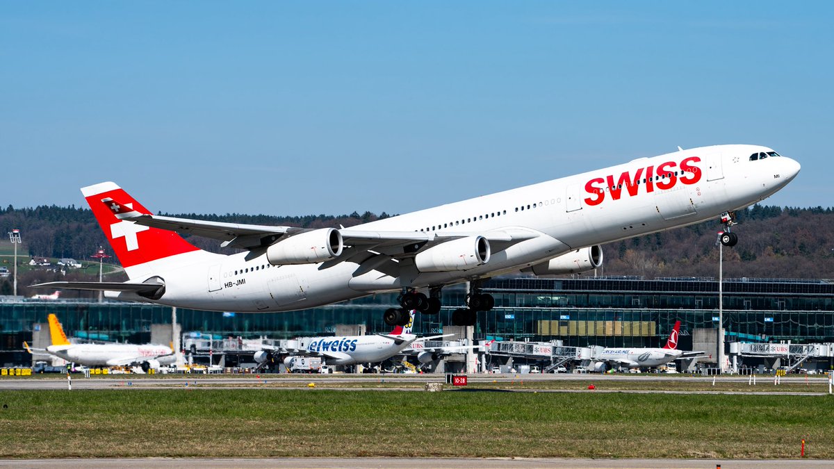 MamuD_Eleven's tweet photo. #A340写真展覧会

昨日漸くA345を撮れてついにA340シリーズ4種が揃ったので記念に https://t.co/qA5PaBX5eu