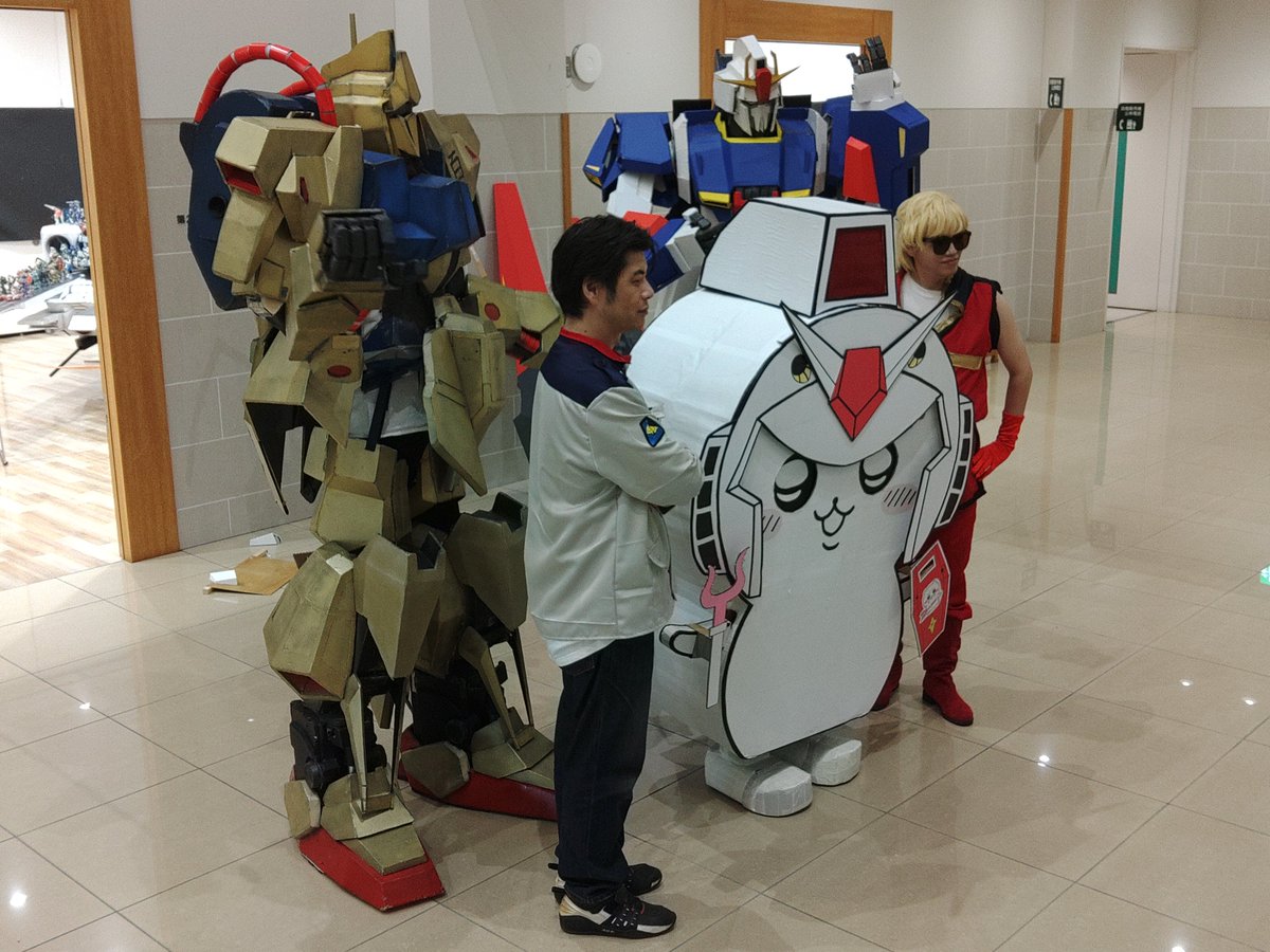 jZ6MfP4XnUVIiQ7's tweet photo. #おかホビ2026
恒例ゼータ・百式との記念撮影会
なぜかちいかわが撮影を要求。🤣 https://t.co/8n0TxHze94