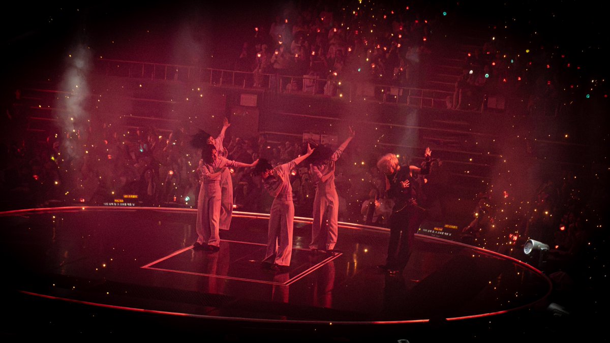 616holysound's tweet photo. 260919 태민 LiMiNaL in Seoul
#태민 #TAEMIN #テミン https://t.co/nboEbvL1EH