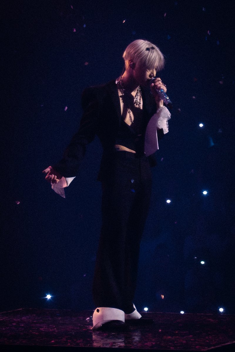 616holysound's tweet photo. 260919 태민 LiMiNaL in Seoul
#태민 #TAEMIN #テミン https://t.co/B6E0PWknGB