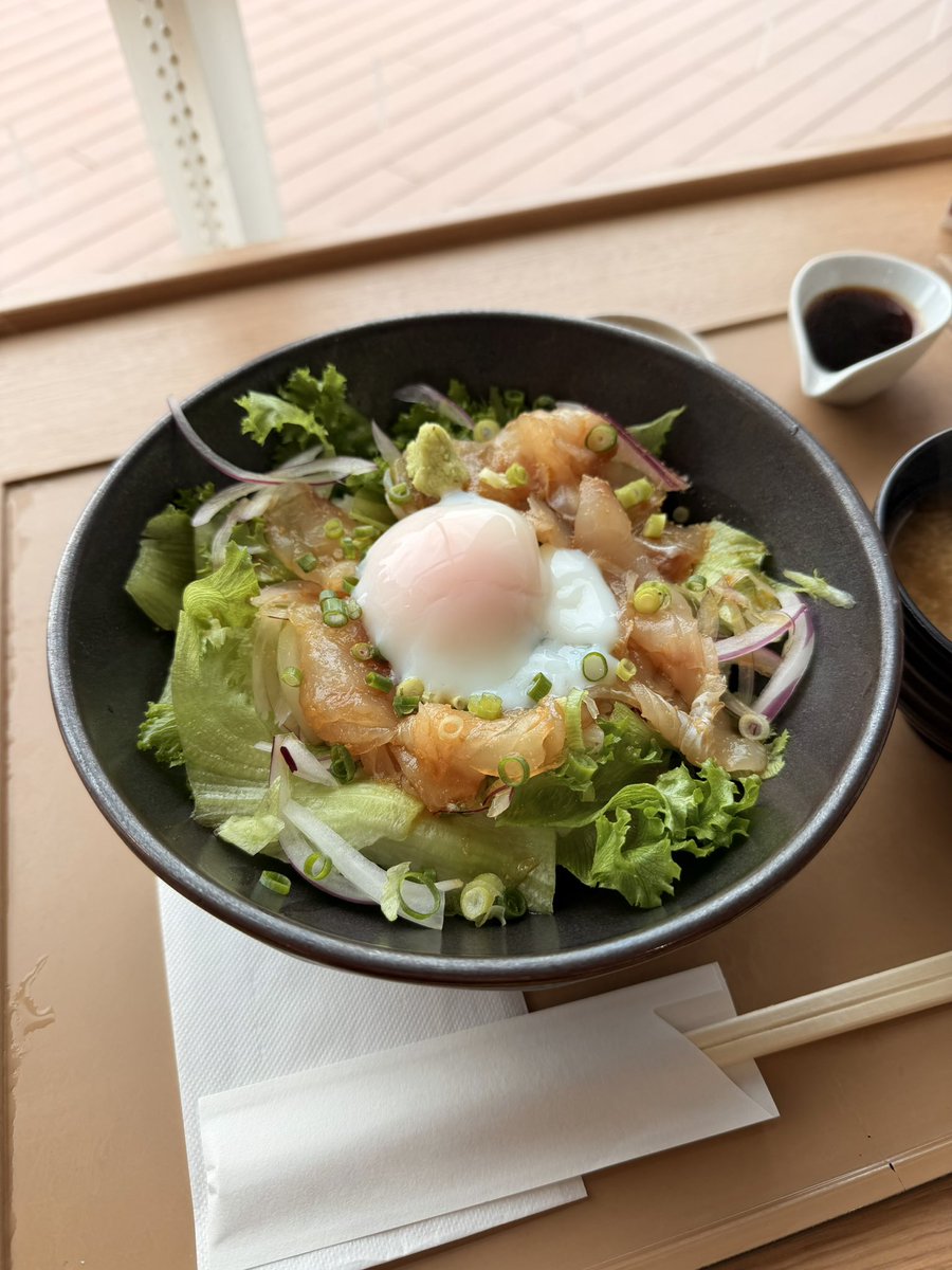 goma_84's tweet photo. ひらめ丼ﾄﾞｰﾝ! https://t.co/DEE2LQzQNY