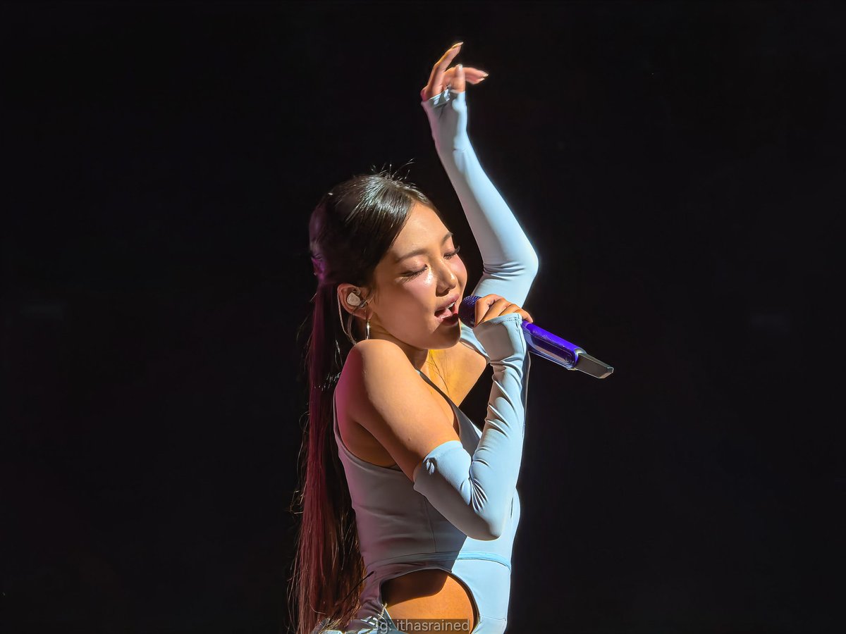 yayoowav's tweet photo. 260911 Ningning and Giselle in Mexico City at Palacio de los Deportes

#aespa #에스파 #NINGNING #닝닝 #GISELLE #지젤 #aespa_SYNK_COMPLaeXITY 
#SYNK_COMPLaeXITYinMEXICO_CITY https://t.co/66RpDjJAZs